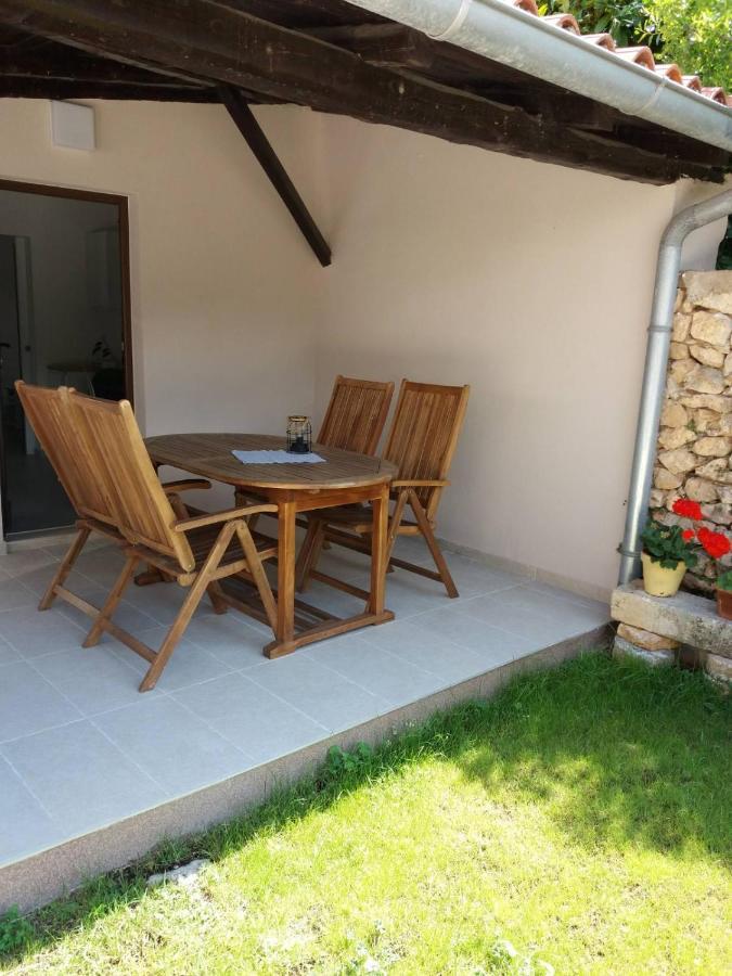 House Mergi Pomer Exterior foto