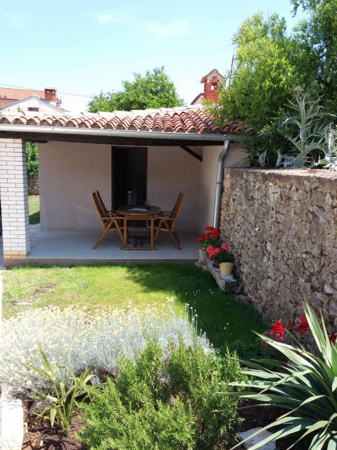 House Mergi Pomer Exterior foto